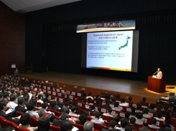 Special Symposium in Commemoration of the G8 Environment Ministers Meeting in Kobe –Climate Change and Water–：picturea1